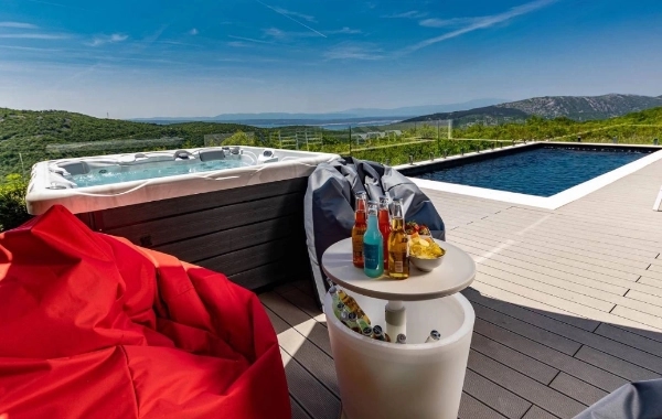 Blick von der Terrasse der Villa
